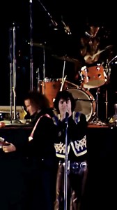“A feast of friends, "Alive!" she cried Waiting for me outside” 🎥: “When the Music’s Over” live at The Hollywood Bowl in 1968. Watch the full performance here: https://found.ee/musicsover-2 #TheDoors | The Doors
