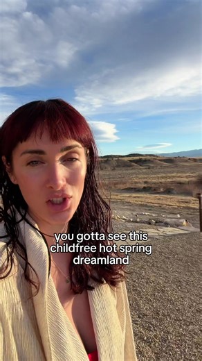 A childfree desert meets mountain dreamland 💭 Thanks for having us @desert.reef, what a magical place and definitely my favorite hot spring in Colorado. Highly highly recommend everyone visits for a soak and even better, an overnight stay with your own private tub 🛁 Full YouTube video on our experience coming soon 🔜 xo Lo #desertreefhotsprings #colorado