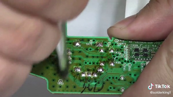 Changing an Xbox One controller analog stick #soldering #fyp #xbox #diy