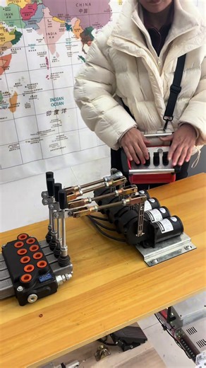 Wireless remote control for cranes has received positive feedback from customers.#crane #truck #fassi #unic #hiab