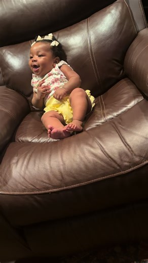 4-Month-Old Baby's Hilarious Attempts to Talk