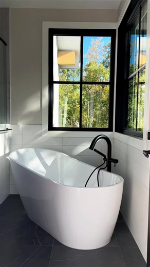 ###hugetiles #housecalgary #bathroomdesign #calgarylife #calgarytileshowroom #customcalgaryhomes #calgaryhomebuilder #largeformattile #custommade