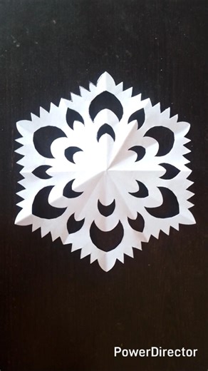 easy beautiful paper snowflake ❄ #like❤️ #origamisnowflake❄️ #papercrafts #trendingshorts #ytshorts