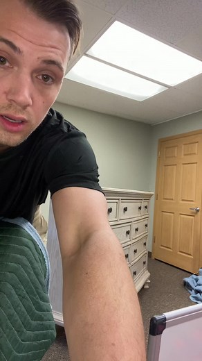 #HowTo Professionally wrap a dresser with Kit from Metro Movers. This is why it’s important you hire professionals! #MoverTok #metromover #moving