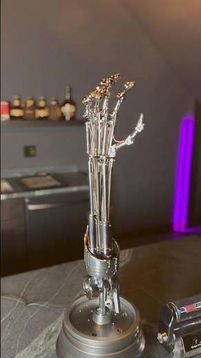 Terminator 2 T-800 Endoskeleton Arm - Sideshow #t800 #endoskeleton #terminator #animatronic #scifi