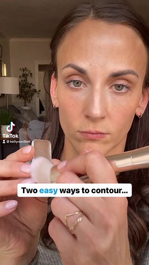 💜Super easy contouring tutorial using two different methods. 💕 #makeuptipsforbeginners #contourtips | Kelly Nordfelt