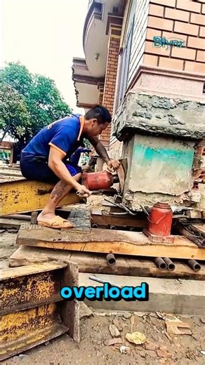 This Genius Invented a Way to Lift an Entire House 🏠⚙️