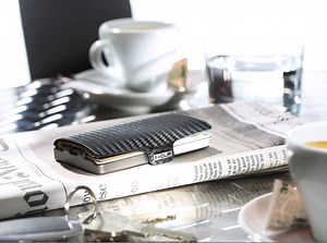 I-CLIP - Compact et léger - c'est le portefeuille intelligent qui vous simplifie la vie www.i-clip.fr | I-CLIP France