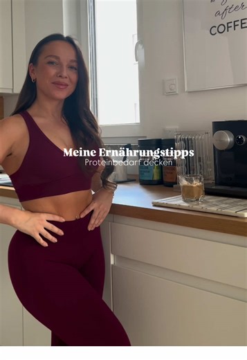 ♥️ INSTAGRAM: sammy.mxi Meine Ernährungstipps für deine Bestform in 2026 🤞🏼 Proteine sind essenziell für den Aufbau und Erhalt von Muskelmasse - egal, ob du sportlich aktiv bist oder nicht. Sie helfen länger satt zu bleiben und Heißhunger zu vermeiden. Ich orientiere mich dabei an 1,5-2g/pro kg Körpergewicht. Mir ist es wichtig meine Proteine überwiegend aus natürlichen Lebensmitteln zu decken. Als Ergänzung nutze ich sehr gerne die Produkte von ESN, weil ich hier sowohl von der Qualität, als 