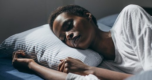 Here's How Eating These 7 Foods Too Close To Bedtime Can Affect Your Dreams