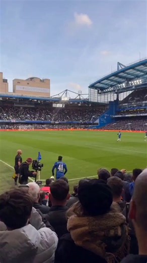 Enjoy Chelsea's 5th goal in FA Cup quarter final game vs Port Vale scored by Andrey Santos and brilliant assist from Estevão.