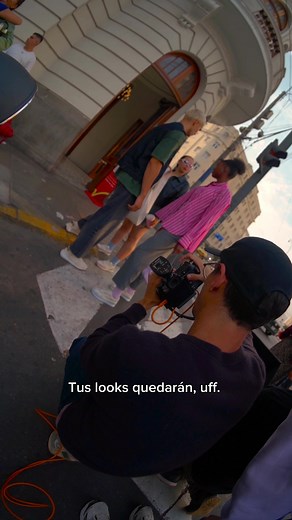 🖤 Sneak Peek Parte 2 🖤 ¡Más vibes del behind the scenes de la nueva campaña de Starmania! 😎 El drop está a la vuelta de la esquina, ¿estás ready? 🔥 #BackstageVibes #Starmania #NorthStar #RetroStellar #RetroNova #RetroRave #FYP #Viral #Trending #TikTokFashion #SneakerHeads #OOTD #StreetStyle