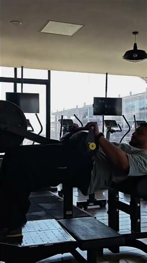 hip thrust machine