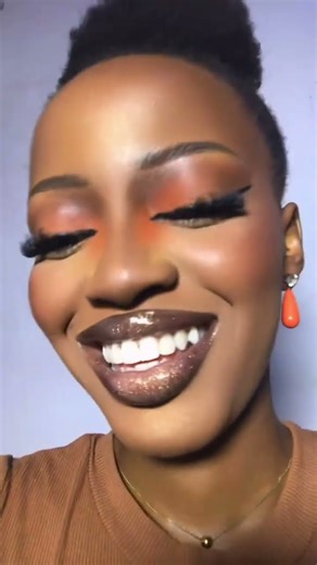 Orange eye look, glittery lips #makeup #shortvideo
