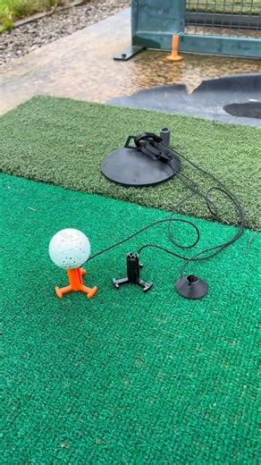 This is the sebo golf tee pad . This is ideal for use on the driving range, in a studio or even out on the course especially during the winter months . The sebo tees come in a range of different sizes and can be easily attached to the pad (or range basket) and it will stay in place and prevent you from losing your tees . This can fit in your bag quite easily so I think I’ll be taking it out onto the course with me the next time I play and the ground is frozen solid . . . . . . . . #golf #golfclu