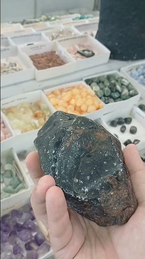 Obsidian: Mineral? or Mineraloid? #crystals #gems #science #nature #rocks