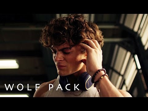 Harlan's Gym Distraction 👀 Wolf Pack