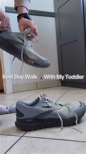 Rest Day Walk With My Todler! #dadsoftiktok #runtok #brooksshoes #dad #easywalker