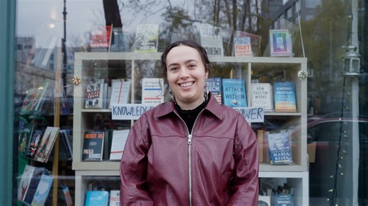 26-year-old works at a bookstore and lives on $53,000 a year in New York City