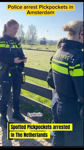 Two pickpockets arrested in Amsterdam #pickpocketsalert #PickpocketProof #pickpocket #fbyシvideo #fbreels2025ツ #fypシ | Lyn Bruin