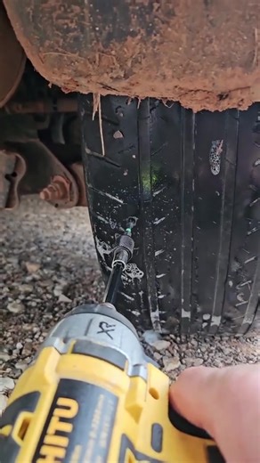 This tire repair nail can quickly repair the punctured tires, easy to use, even girls can easily repair the tire. 💨 These self-sealing rubber nails plug punctures fast without removing the tire. Works on cars, motorcycles, trucks & even tractors. | Gotimaged&Gd