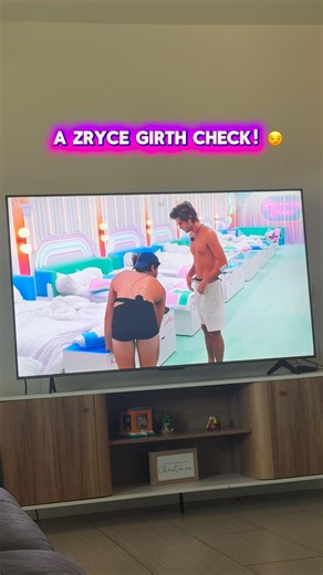 Zach and Bryce girth check 😍 #LoveIslandUSA