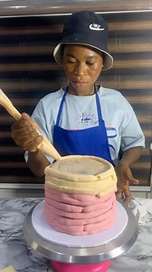 STUDENT CLASS WORK Happy new week Besties 🤗🤩 This is a post to remind you all that we train students . Yoh don’t need any prior knowledge about baking before you register with us Kindly send a dm or click on the link in our bio for more enquiries about our classes. . . . #explorepage #ibadanbakers #reels #cakesinibadan #cakeofinstagram #fyp #reelsvideo #viralvideos #trendingaudio #studentwork | Cakes & Treats in Ibadan / Ibadan Baker