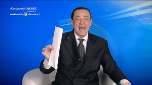 Il "richiamino" e l'interpretabile visione del domani di #CrozzaBerlusconi 😂 #FratelliDiCrozza torna live venerdì sera alle 21:25 sul NOVE | Fratelli di Crozza