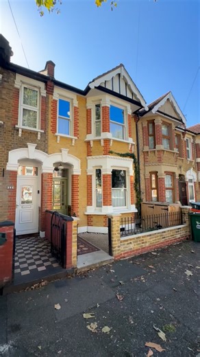358 reactions | Full walkthrough around this beautifully renovated London terrace. Brilliantly completed by Interior Architect Emily Pun (@doingupdenbigh) A once neglected property, now a calm and inviting home ✨ Over 170,000 people have watched our full tour with Emily on our YouTube channel - link in our bio if you haven’t watched it yet! All content filmed by @homeinspireuk #homeinspireuk #hometour #interiors #realestate #renovation | HomeInspire | Facebook