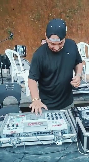 Batidas Incríveis do Funk Mix: Nostalgia e Dança