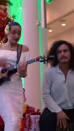 Christmas shredding on the Ukulele. Whats your fav Christmas song? | Taimane