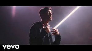 Phil Wickham - Worthy Of My Song Chords (Official Music Video) - ChordU