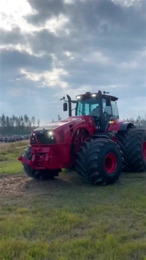 976K views · 21K reactions | Você já viu um trator com mais de 500 cavalos de potência?  Conheça o Belarus 5425, o monstro do campo que está surpreendendo o mundo agrícola! Comenta aí: teria esse trator na sua fazenda?  #belarus5425 #tratores #curiosidades #sabiaque #agronegocio #fatosincriveis | Xplora | Facebook