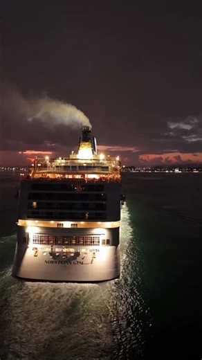 NCL GEM AND THE MORNING SUNSET🤩 #cruiseship #cruise