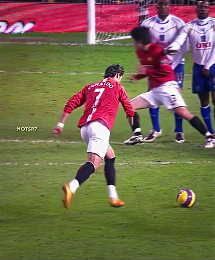 Young Ronaldo's Knuckle Ball 🤩🔥
