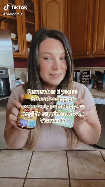 Disclaimer I’m not a professional just a mom helping other mamas! Did you know this? If you have any questions let me know! #pumpinghacks #pumpingmom #exclusivepumping #eping #pumptok #pumptobottle #vitaminddrops