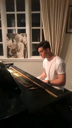 Opera ~ This Season on Instagram: "Good version? @globeofsounds Credit: @carlosesparza • #globeofsounds #pianist #piano #pianopiano #pianoplayer #pianistsofinstagram #pianosolo #pianolover #pianotime #pianoplayer #piano #pianists #pianolove #pianolife #pianism #music #musica #musically #musical #musician #musicians #musicproducer #musicproduction #musiclife #musicindustry #musicartist #art #artofinstagram"