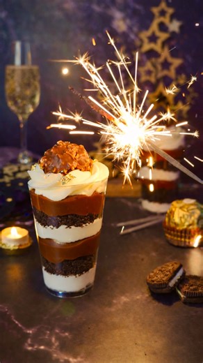 Alina Fintineanu ✨ on Instagram: "🥂 NYE DESSERT CUPS ✨ Rich, refined, not too sweet and entirely no-bake. Cocktail-lounge worthy, yet surprisingly quick to make! Perfect for ringing in the New Year in style 🍾 Dark Chocolate Ganache 240 g (1 cup) heavy cream 200 g dark chocolate 55%, finely chopped (if using 70% dark chocolate, use 180g) 15 g (1 Tbsp) unsalted butter 1 tsp pure vanilla extract/paste Pinch fine salt Whipped Cream 360 g (1½ cups) heavy whipping cream 15 g (1½ Tbsp) powdered sugar