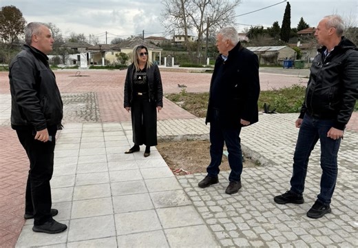 Στο έργο ανάπλασης της πλατείας του Αγίου Γεωργίου ο Θ. Νασιακόπουλος (φωτ.) - larissanet.gr