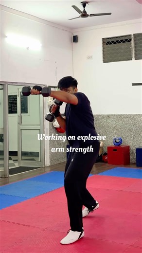 Explosive push-up work today. Trying to build better punching strength