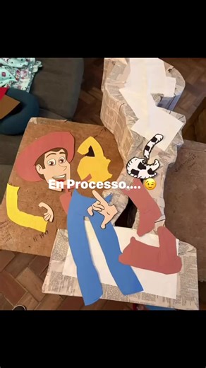 Woody under “construction” not as easy as it looks since every piece has to be done correctly so that at the end they will come together perfectly. #mrpiñatas #woody #toystory #piñata #woodyandbullseye