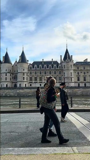 A Beautiful Moment in Paris 🇫🇷 | Real Street Walk Short