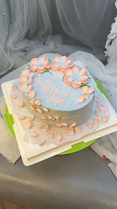 12M views · 10K reactions | Production process Technical training Hands-on teaching Cake coating Internet celebrity cake Old-fashioned decorating  | Cake Make Tips | Facebook