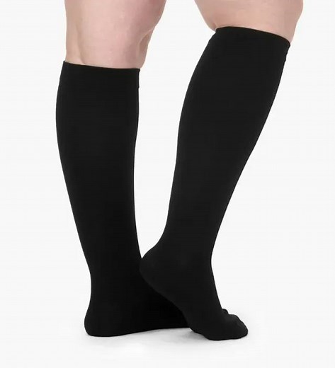 "I've tried so many compression socks, but Everstride is the only brand that works for me. My legs feel so much lighter and I can actually walk all day without any pain! They fit my wide calves perfectly and don't leave painful marks, plus I got 3 pairs for just $54.99 during their sale which feels a steal!" - Michelle H. | Orovila