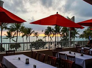 Tikis Grill & Bar - Rooftop Bar in Honolulu Hawaii