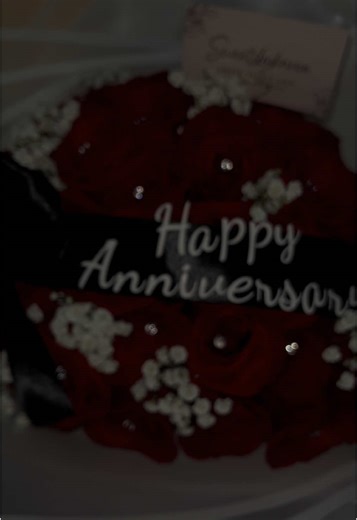 Celebrating Love with a Beautiful Anniversary Ramo