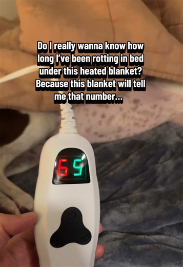 The timer countdown is a neat feature I didn’t realize this heated blanket had! Good to know I should probably go stretch my legs for a bit. #winteressentials #heatedblanket #tiktokshopcreatorpicks #TikTokShopBlackFriday #tiktokshopcybermonday