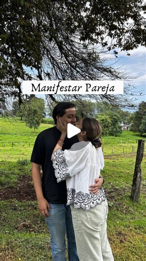 MAFER💫 the lucky girl on Instagram: "🦋ATRAE PAREJA haciendo esto: Quiero decirles que en mi vida he podido manifestar un sin fin de cosas aplicando la Ley de Atracción, creo que si realmente sientes que ha llegado tu momento de compartir en pareja... es mejor que se la pidas al universo y te regale UN AMOR BONITO ✨ 1.- acepta que quieres enamorarte y que tu energía sepa que ESTÁS BUSCANDO PAREJA -> manda la señal 2.-ilusiónate con la idea de “hoy podría ser el día que encuentre a mi persona id