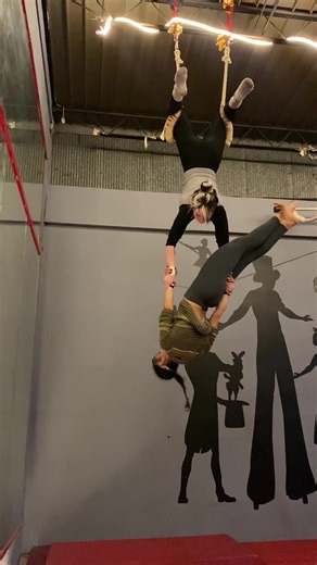 Gettin this twick real smooth!!! @Stella #duotrapeze #duotrap #circus #circuslife