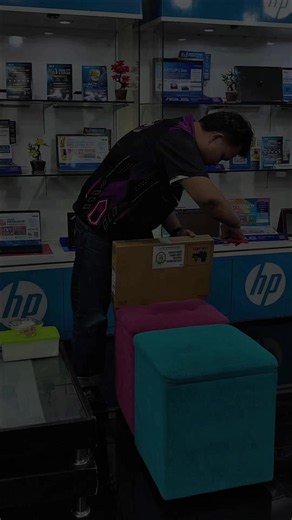 UMBOXING ACER ASPIRE LITE 14 R3💻 SPESIFIKASI: ●Prosesor: AMD Ryzen™ 3 5300U ●Grafis: AMD Radeon™ Graphics ●RAM: 8GB DDR4 ●STORAGE: 512GB PCIe NVMe SSD ●Layar: 14.0 inci WUXGA IPS ●Sistem Operasi: Windows 11 Home Microsoft Office Home & Student #laptop #acer #laptopmurah #creatorsearchinsights #bestsellersproducts